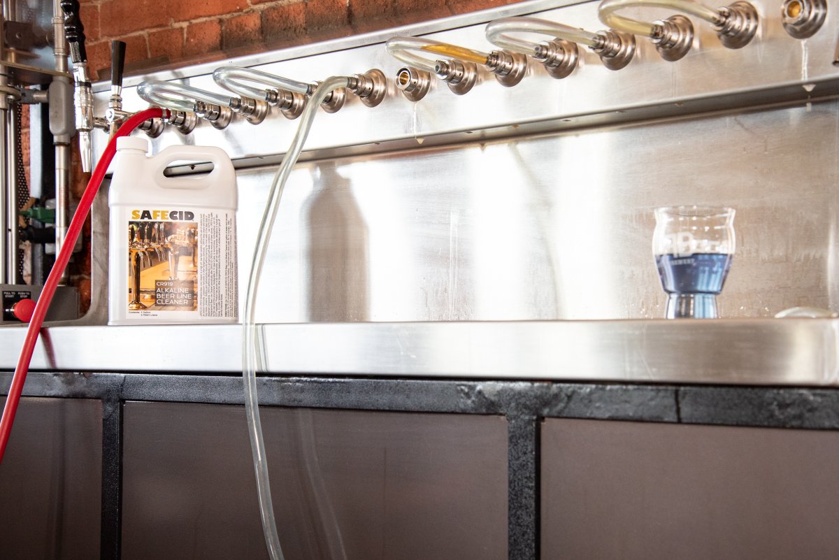 safebeerlines's tweet image. Did you know dirty lines can actually make you physically sick? At a minimum, you should clean draught lines once every 2 weeks with an alkaline cleaner to keep protein and films from building up. Tap lines should be cleaned once every 6 weeks. #safecid #safebeerlinecleaner