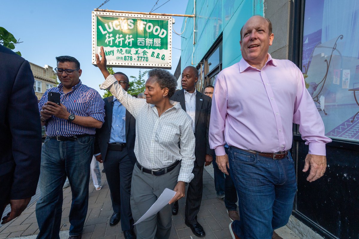 mayorlightfoot's tweet image. Today is a bittersweet day as this is Heidi Zeiger&apos;s last day as the Mayoral Photographer. Heidi has been with the team since 2019 and has captured countless, meaningful moments over the years in many communities all across our city. 🧵