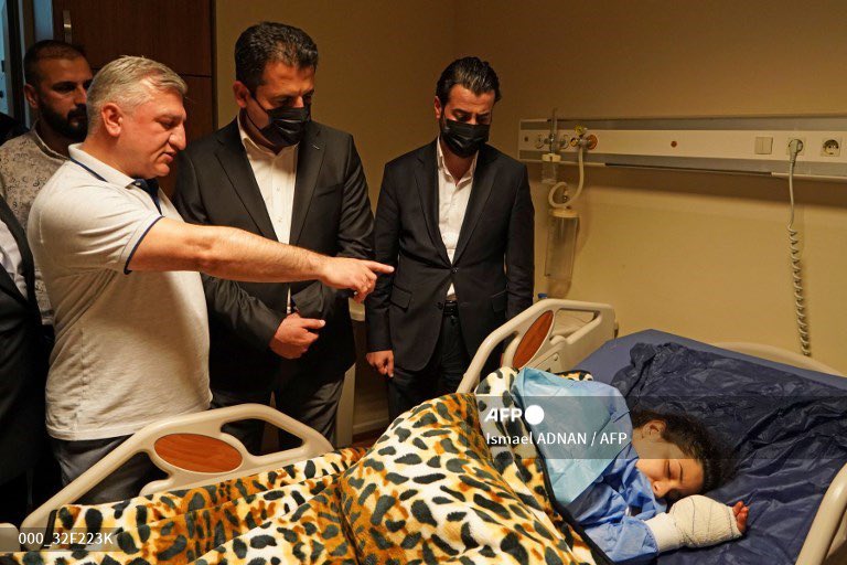 Ismaeladnan99's tweet photo. An injured man lies on a hospital bed following Turkish shelling in the city of #Zakho in the north of Iraq's autonomous Kurdish region on July 20, 2022. 📷 Ismael ADNAN / AFP
@AFPphoto
#iraq #irak #kurdistan #duhok #dohuk #photography #journalim #Turkey #hospital https://t.co/bp00UA0ZHC