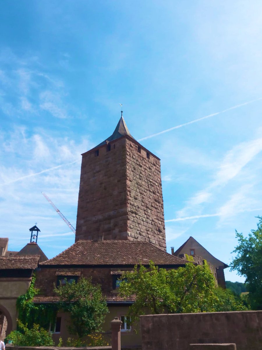 StBibCharlowilm's tweet photo. Eine Kollegin ist gerade unterwegs im schönen #Bayern und gibt einen Schreibworkshop auf Burg #Rothenfels. Grund genug uns dort mal hinzuträumen… https://t.co/66LREZ6OAS