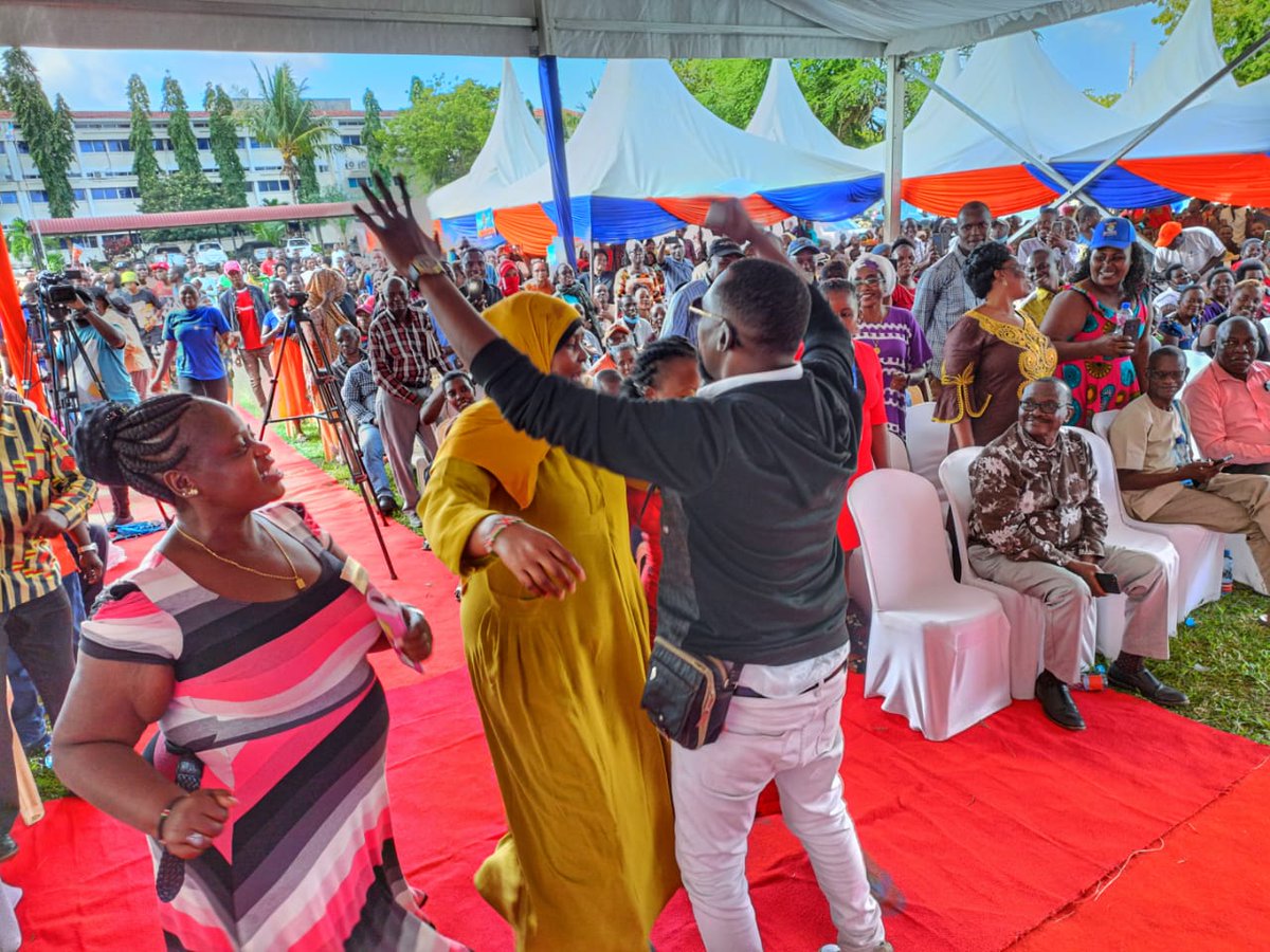 GideonMungaroM's tweet photo. This manifesto is a service charter to Kilifi residents. I will deliver diligently, competently &amp; without favour. I will end clanism in county service, pilferage &amp; corruption, entrench rights of residents,
@HassanAliJoho
@AzimioUmoja  @RailaOdinga @TheODMparty 
#MungaroWaKilifi https://t.co/hvRAZR0iUF
