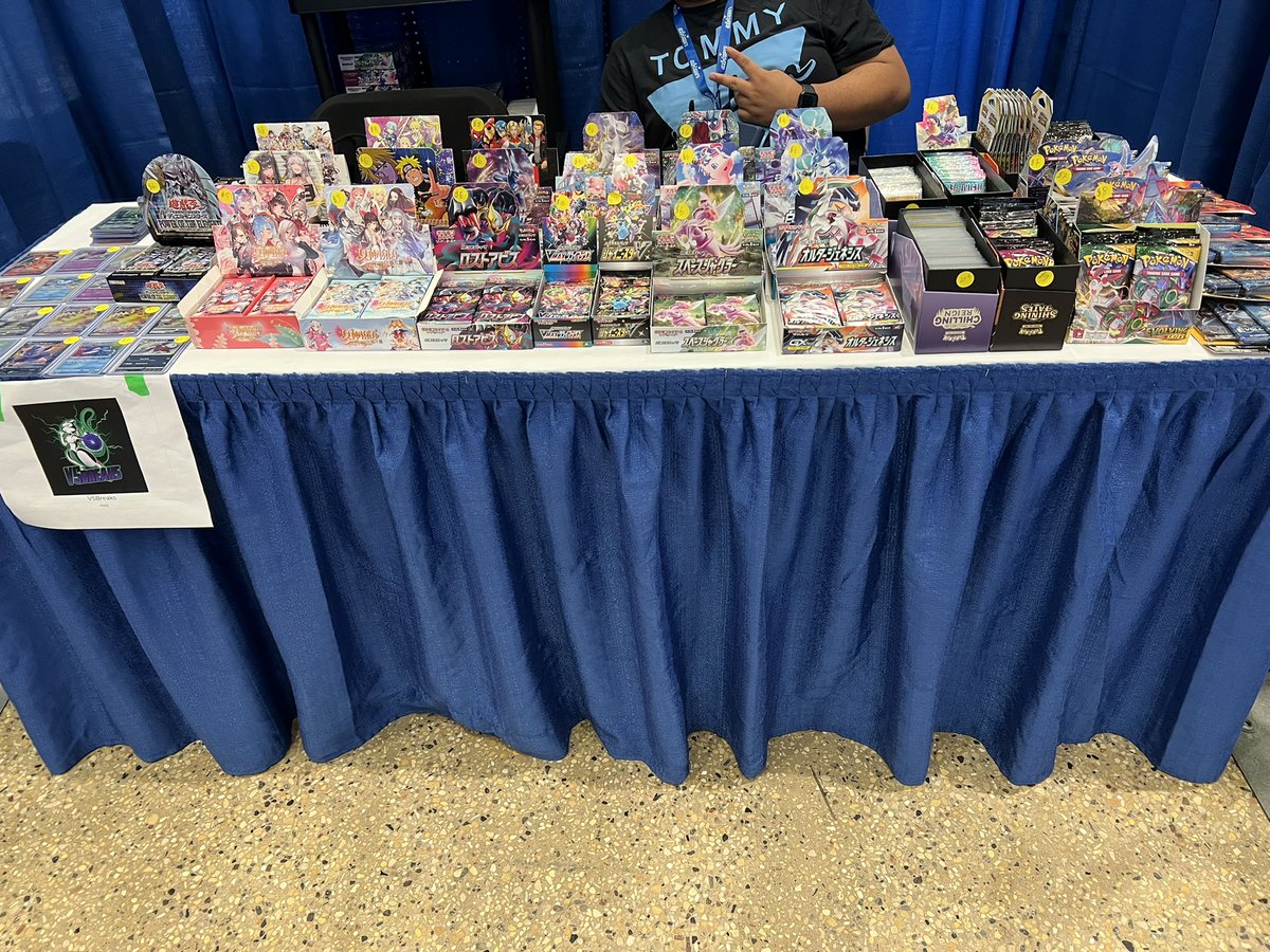 VSBreaks's tweet photo. I’m here at #aikonwinnipeg selling Pokémo, yugioh and anime cards
Come say Hi and check out the event #anime #cards #aikon #Pokemon #yugioh https://t.co/Y0nJ3Tcy8G