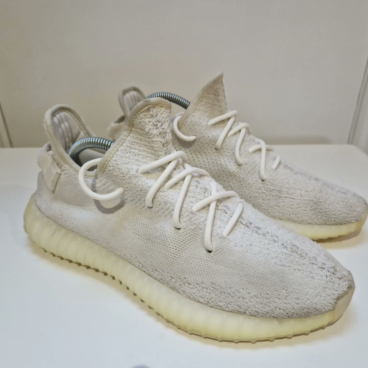 Adidas Yeezy Boost 

A right good deep clean 
Scrubbed the soles.
Soaked and cleaned laces 

Banging 

Fuckin Weekend Y'all