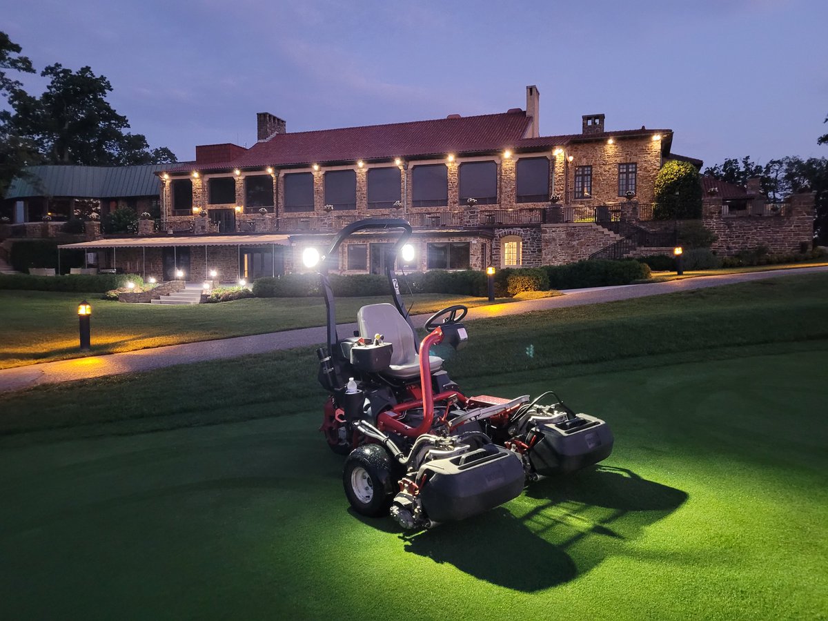 jaylinmoffit201's tweet photo. Early mornings up at the club never disappoint. #ccy #turf #osuturf https://t.co/fzbObIVd44