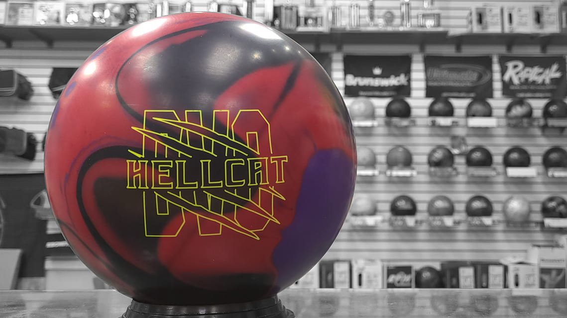 dv8bowling's tweet photo. Stand out from the crowd. 😎
#DV8Bowling #DV8HellCat 08.05.2022 https://t.co/TdEXnWrf72