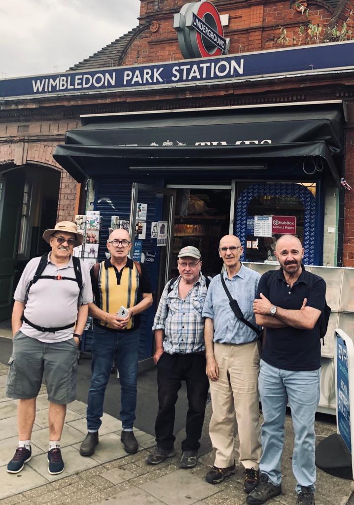 River House Ramblers headed south yesterday for a #hike around Wimbledon Common 
Thanks to <a href="/GileadSciences/">Gilead Sciences</a> &amp; <a href="/TfL/">TfL</a> #walkingandcycling for support. Get in touch here or through our site to find out more. #HIV #Ageing #peersupport #hammesmithandfulham #lbhf