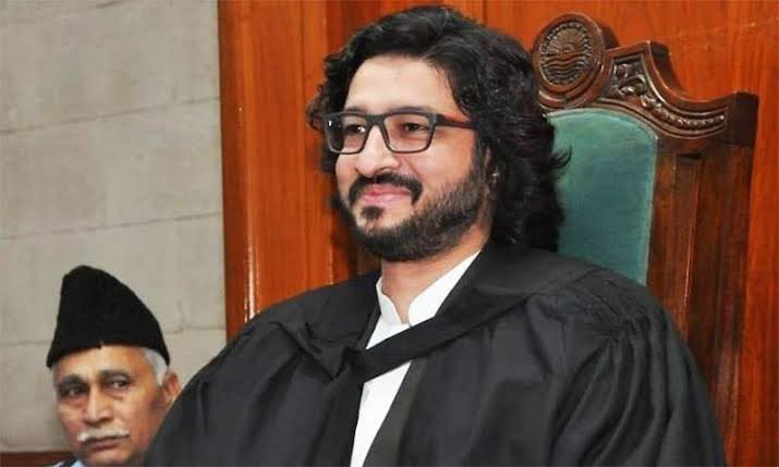 Zulfinsta's tweet photo. Pakistan was ruled by tyrants and dictators, but it is still dealing with pseudo-democracy, which is more dangerous. Art can influence resistance against those and subtly sowing the seed of revolt in people's hearts and thus this man is the artist of day.
 #CMPunjabElection https://t.co/QWzDiieFSu