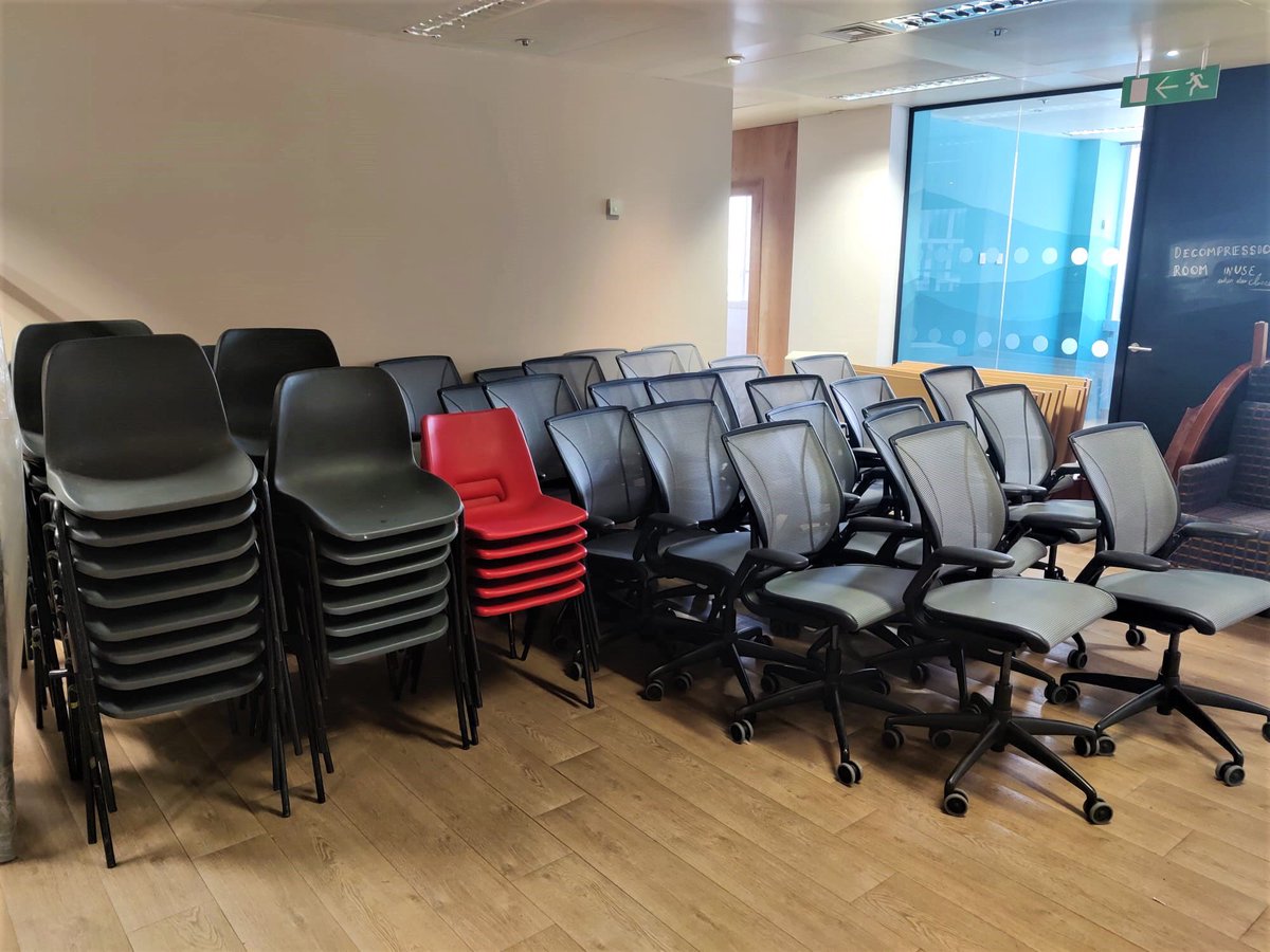 newdiorama's tweet image. Calling all flea market lovers!

It’s the end of #NDTBroadgate &amp;amp; we’ve got LOADS of furniture &amp;amp; home/office goods FREE for the taking

Fancy office chairs, cabinets, desks, paint, glassware, lamps &amp;amp; much more

First-come, first-served MON &amp;amp; TUES ONLY (10-5)

Everything must go!