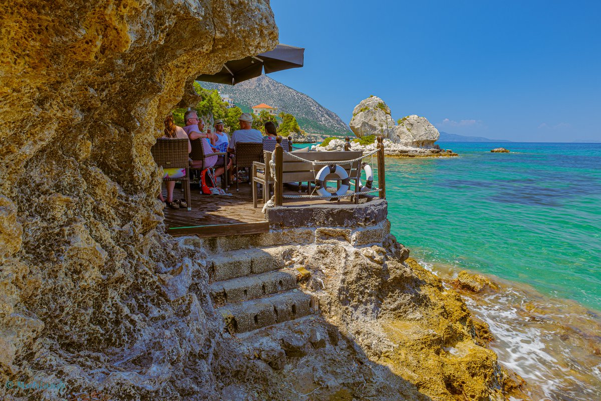 The delightful Remetzo Cafe in Poros.

#κεφαλλονιά #Κεφαλονια #kefaloniaisland #Kefalonia #kefaloniagreece #villademeter #cafe #islandlife #island #greece #greece🇬🇷 #bestplaces_greece #photography #travel #outdoors #ThatIslandFeeling #MyIslands