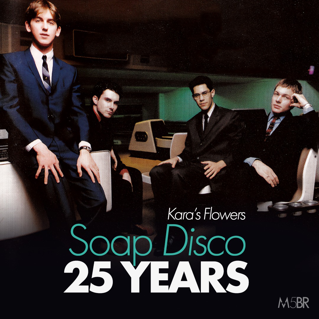 maroon5br's tweet photo. Há 25 anos, o @maroon5 iniciava sua trajetória de sucesso ainda como Kara’s Flowers, com o single “Soap Disco”, composto por @adamlevine e produzido por Rob Cavallo. A música foi o carro-chefe do álbum #TheFourthWorld, lançado em 1997.
#KarasFlowers #SoapDisco #Maroon5 https://t.co/SecnwvNkwB