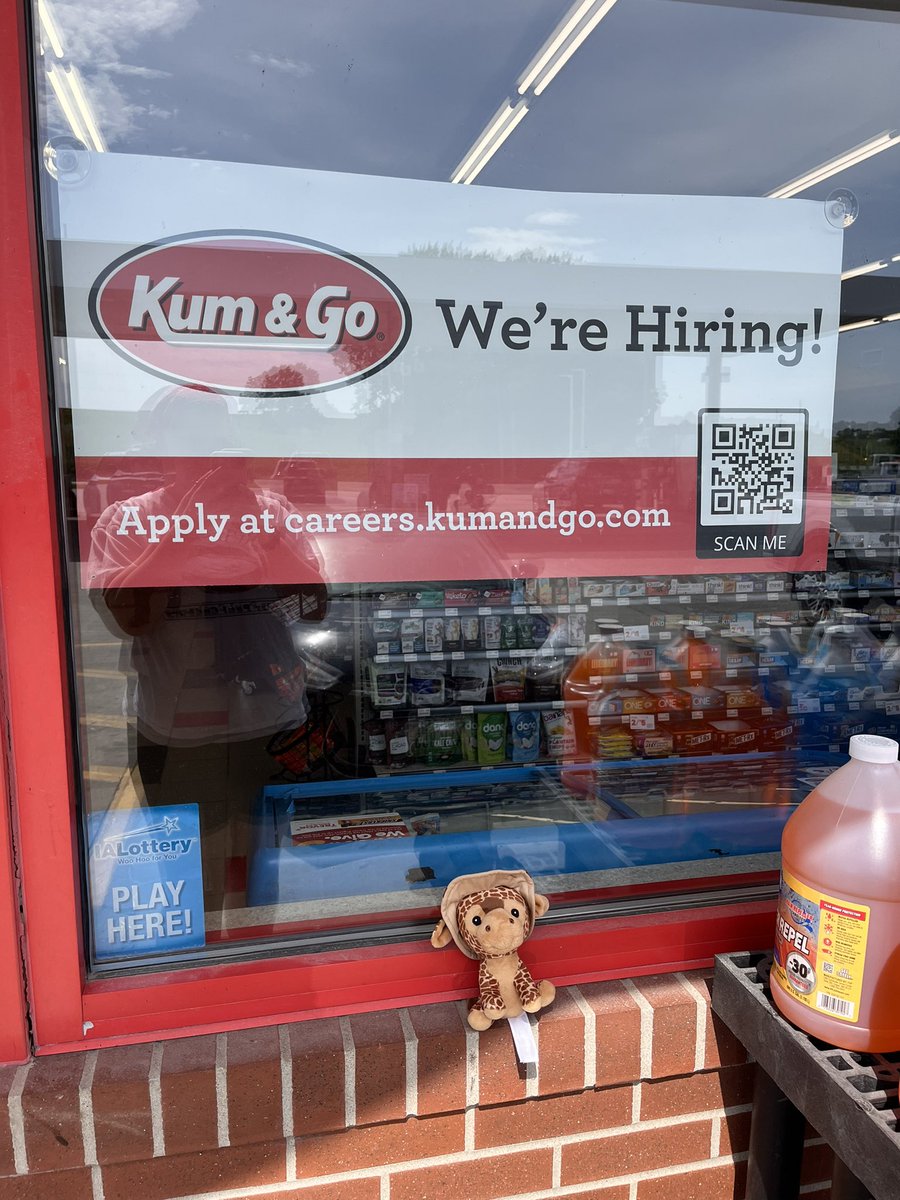 safetypinchicks's tweet photo. Stopped at @kumandgo for a drink! All i could think was 🎶 had a job downtown working the servo 🎶
•
•
•
@5SOS @Luke5SOS @Calum5SOS @Michael5SOS @Ashton5SOS #5SOS #5SOSminneapolis #lukethegiraffe https://t.co/I1eXG3OLX2