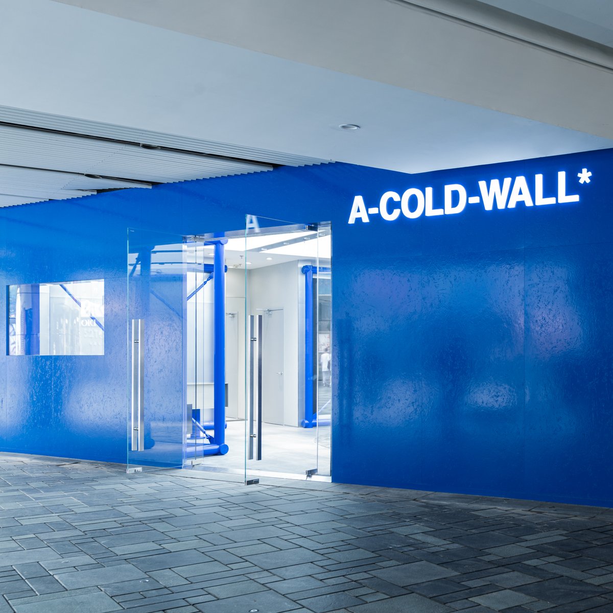 acoldwall's tweet photo. A-COLD-WALL*'s first concept store, Beijing. https://t.co/jFnzIp3cSW