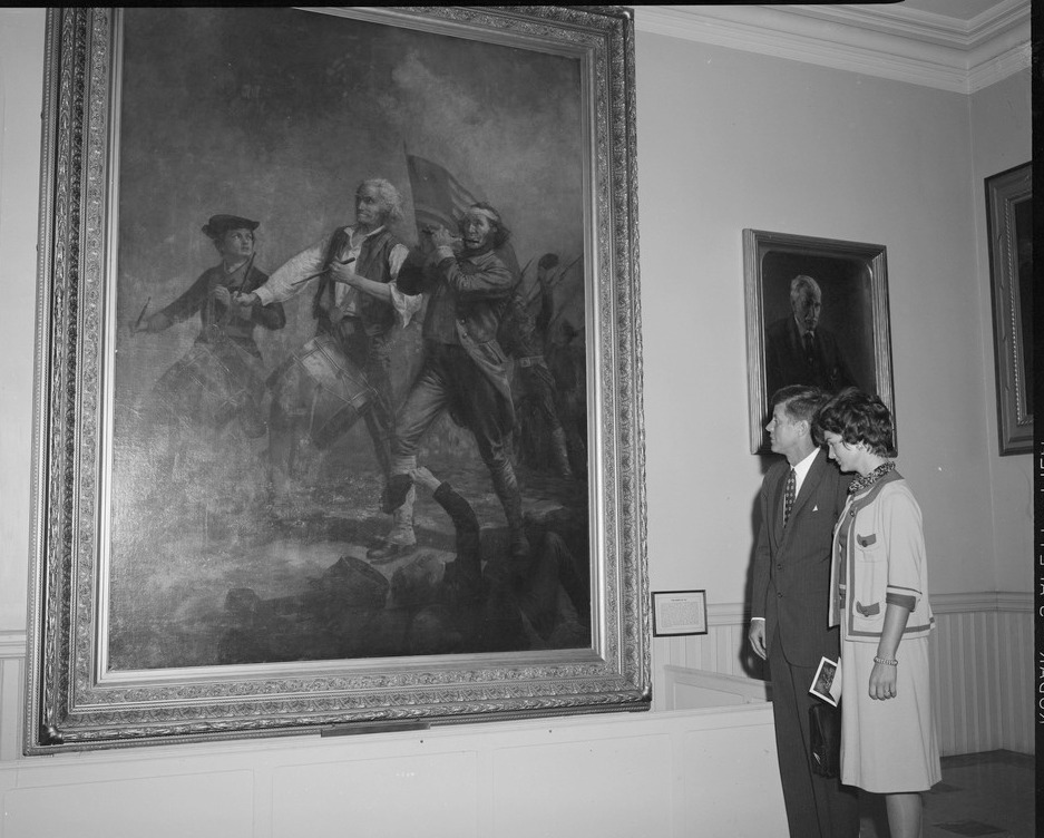 MappingMHD's tweet image. While campaigning for president, Senator Jack Kennedy and his wife Jackie came to Marblehead to see “The Spirit of ‘76” at Abbot Hall, 1958. 
(photo Digital Commonwealth Archives)