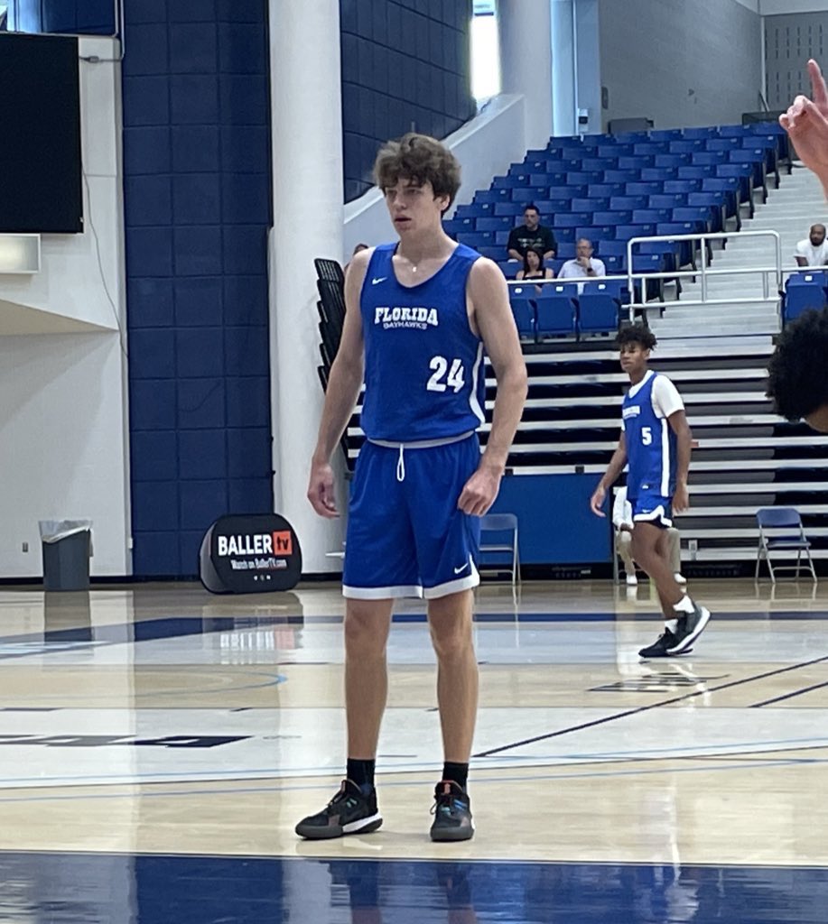 TMarkwith14's tweet photo. 2023 F Jonathan Moore had coaches talking with his performance against Hawks Elite, scoring an efficient 19 points on 3 3’s. 6’6” forward with explosive leaping ability, can convert with either hand, stays active on the boards, and looked good stepping out for corner 3’s. https://t.co/YEqDBAZu9K