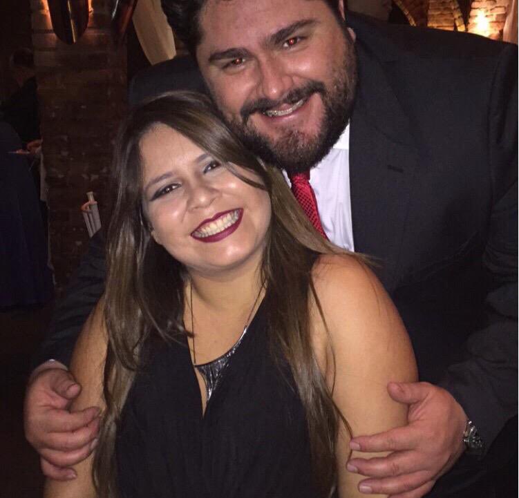 CesarMenotti's tweet photo. Lembro do dia q a gente se conheceu. Vc falou: vou te mostrar uma música q é a cara de vcs, e cantou rosa embriagada. E aí gostou? Eu impressionado com sua voz respondi, qualquer coisa nessa voz é maravilhoso, tem q pedir pra outra pessoa cantar. https://t.co/CAKac80wZF