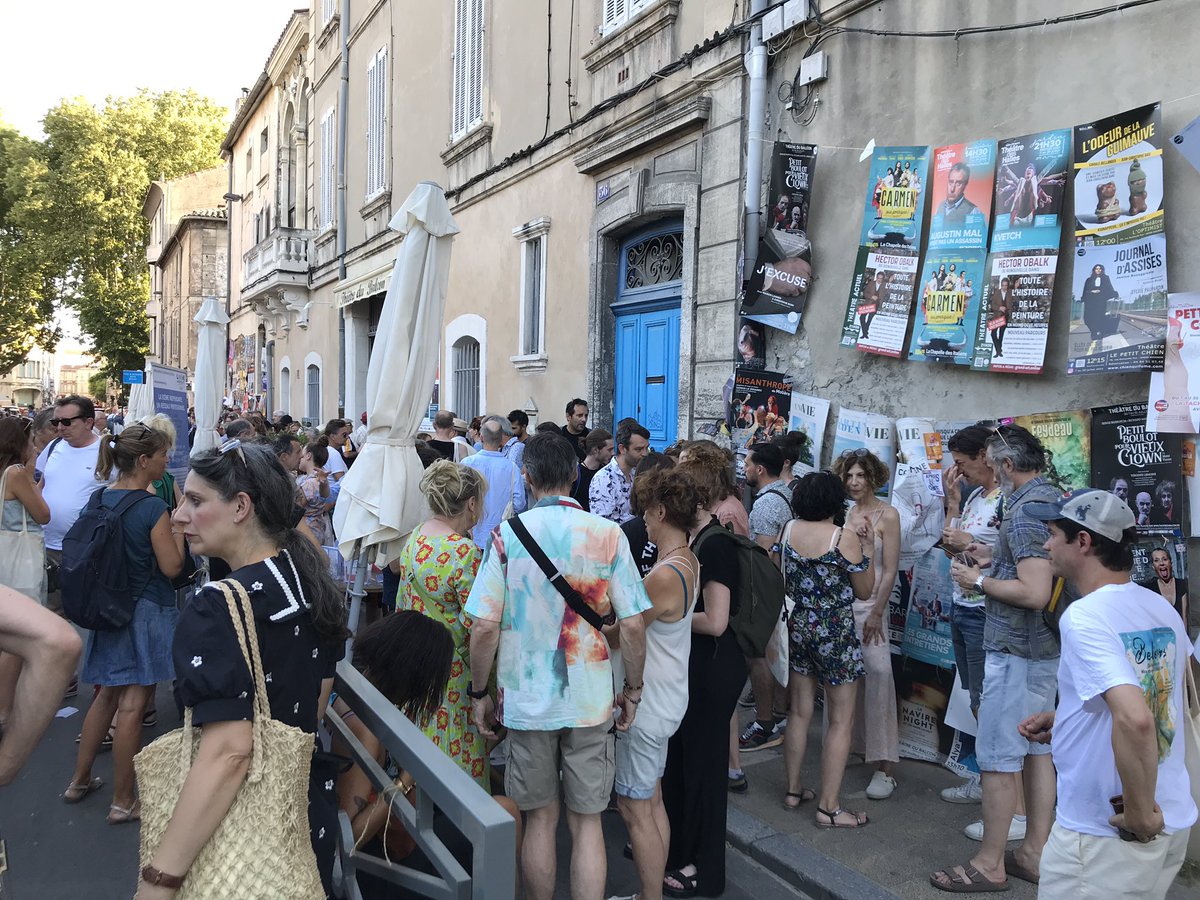 LaSceneIndep's tweet photo. Hier soir. Plaisir de partager le dernier Apéro'pro de #LaScèneindépendante en #Avignon22. Merci à #SergeBarbuscia, à #sylvianeMeissonnier, à l'équipe du @theatredubalcon et @Vinsrhone #Off22 et @Vinsrhone #Off22 https://t.co/hOnC6qtRdp