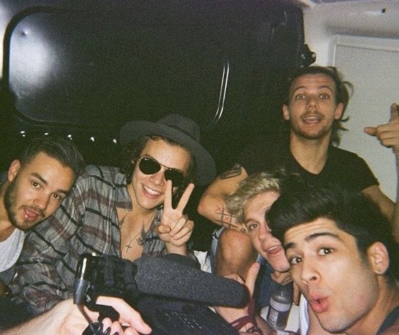 SagitariusLouis's tweet image. 12 years, 5 men and a countless number of fans, One Direction. 
#12YearsOfOneDirection