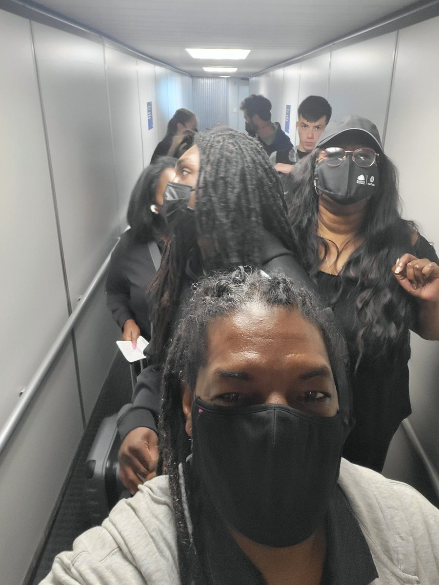 phonegeek13's tweet photo. Let's do this!!!! #smithfam #FamilyVacation https://t.co/Dg2jLNrWIY