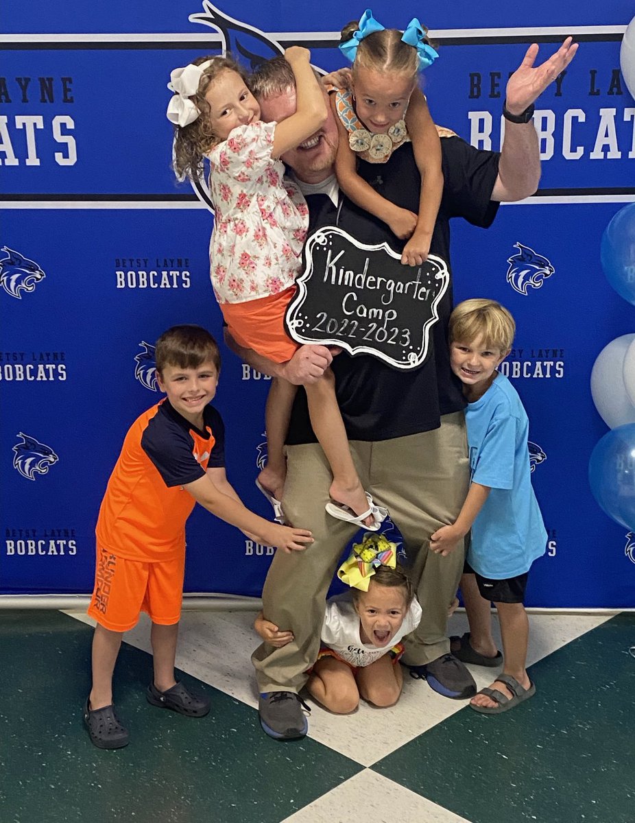 jonparsons777's tweet photo. BLE Kinder Camp!
π·πΎπ·πΎπ·πΎπ·πΎπ·πΎπ·πΎπ·
#blebobcats #blefamily #TeamFloyd #BobcatPride #FloydForwardTogether #floydfamily #fcsinspire https://t.co/1qfT73PtaB