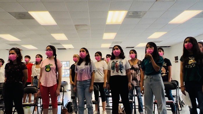 CoristasSanNico's tweet photo. Porque la vida es mejor cantando y este verano estamos “CORALIZANDO LA CIUDAD”
Jóvenes de #CoristasdeSanNicolás #HonoryOrgullo
@GobSanNicolas
@daniel_carrillo https://t.co/VjSH3tEBkX