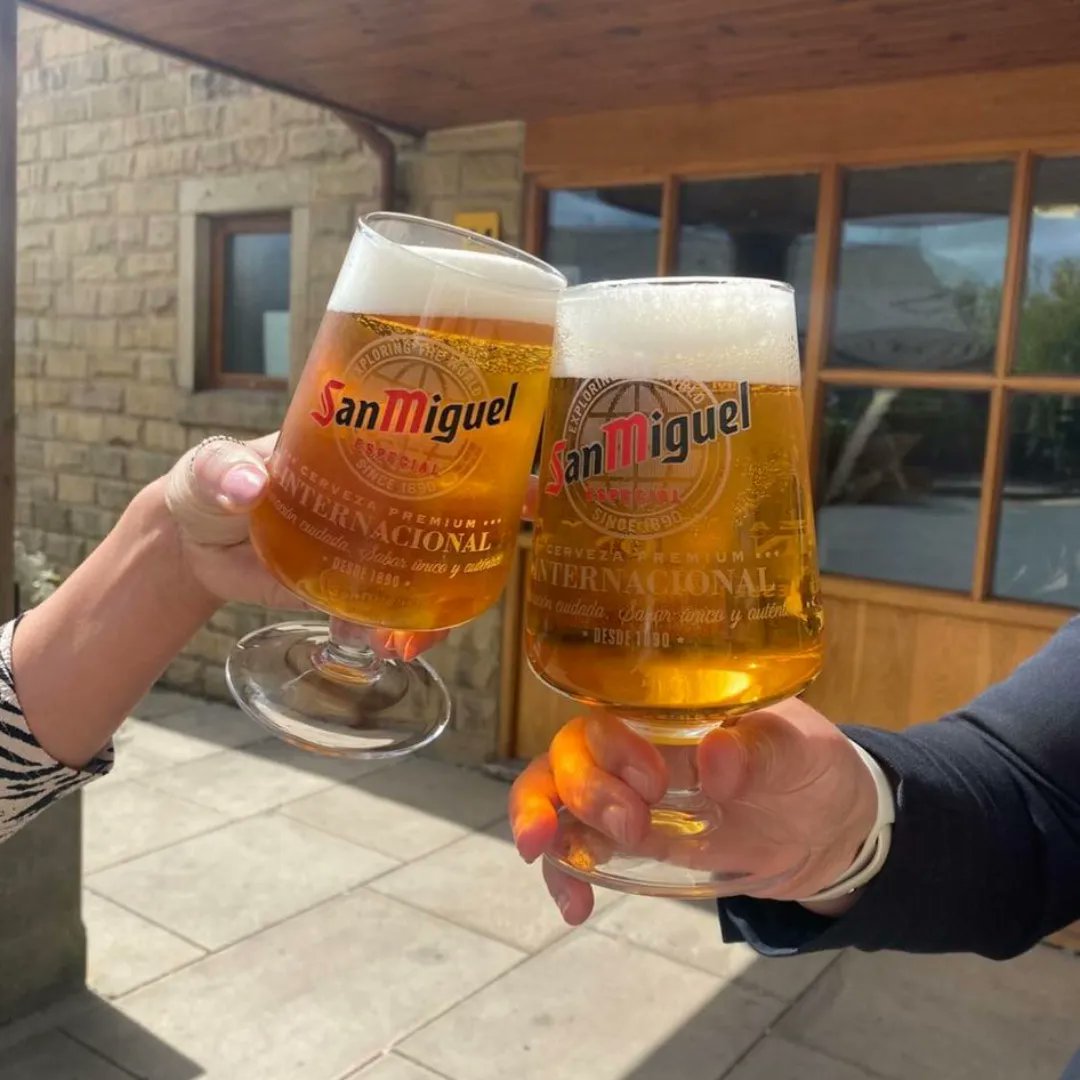 F R I D A Y  F E E L I N G 🍻
 
After work drinks are calling and we've got the beer pouring, see you soon 👀

#eatmcr #drinkmcr #ramsbottom #happyhour #afterworkdrinks #afterworkdrinks #cocktailmaking #mcrhotels #sanmiguel #beer