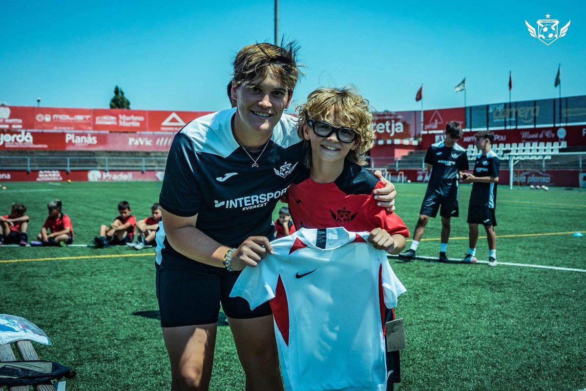 AcademyTF_'s tweet photo. 🤩🎁 Tanquem la 4️⃣ setmana amb regals i premis‼️

🔜 Preparats per l’última setmana de #CampusTotalFootball ✅
—
📸: @enricserraphoto https://t.co/6SgwpSwNa5