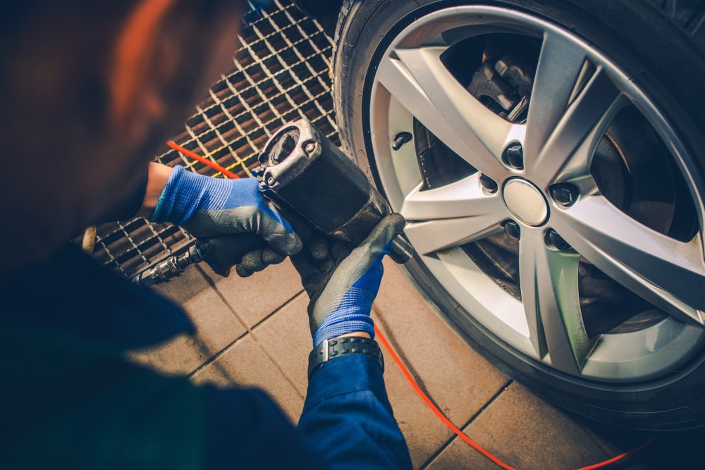 kenstrans's tweet photo. Tired of your #tires negatively impacting your driving? 😴
A #tirerotation is a smart way to extend their life while improving your driving experience! If you've put it off, consider Ken's key benefits of rotating your tires: https://t.co/Yk598TqDkT 🛞🔁

#kenstrans #frederickmd https://t.co/HobkiRwfU1