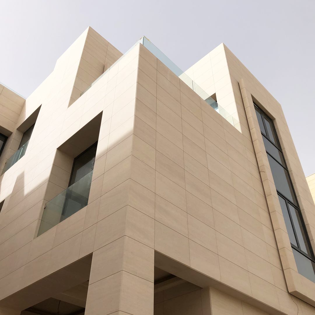 PortLimestones's tweet photo. Private villa in Kuwait supplied with top selection Moca Cream limestone from Portugal. A fantastic project! #mocacream #beigelimestone #portugal #kuwait #portugueselimestone #cladding #nuzha #limestonesupply https://t.co/IhNjmO3xxY
