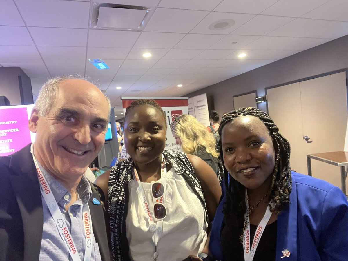 BEstherKmusings's tweet photo. Got to meet the remarkable @charlieisaacs He’s got a heart of gold.
@gemsintech @fixmysparkles #MWD22 #womenintech #salesforce #tableau https://t.co/Q6bw914uaj