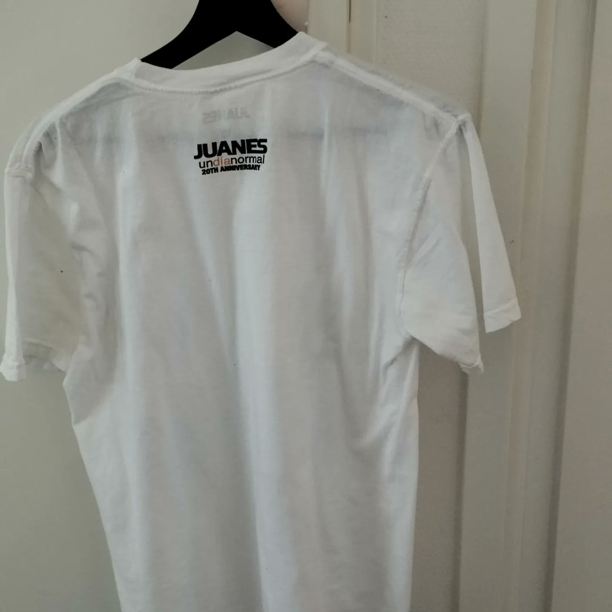 Juanesnederland's tweet photo. After 2 months of waiting they are finally in #undianormal @juanes https://t.co/qYMzI99fnU