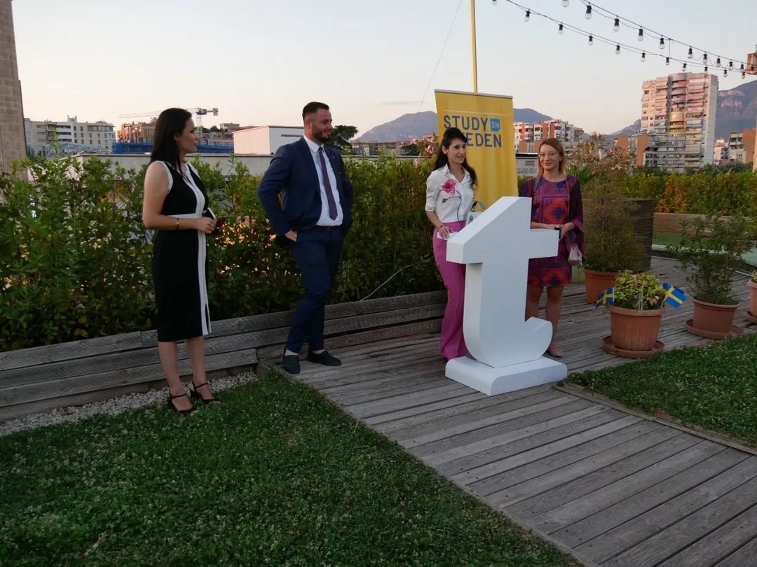 MariolaCeku's tweet photo. 'Eko Fika'

🌍 Sweden Alumni Network 🇦🇱 meeting to discuss future projects &amp; sharing best practices &amp; experiences from #Sweden 🇸🇪 as one of the strongest supporters of this network 🌐 and from other #EU countries as well. 🇦🇱🇪🇺🇸🇪

#SAYP https://t.co/l20sFam3XR