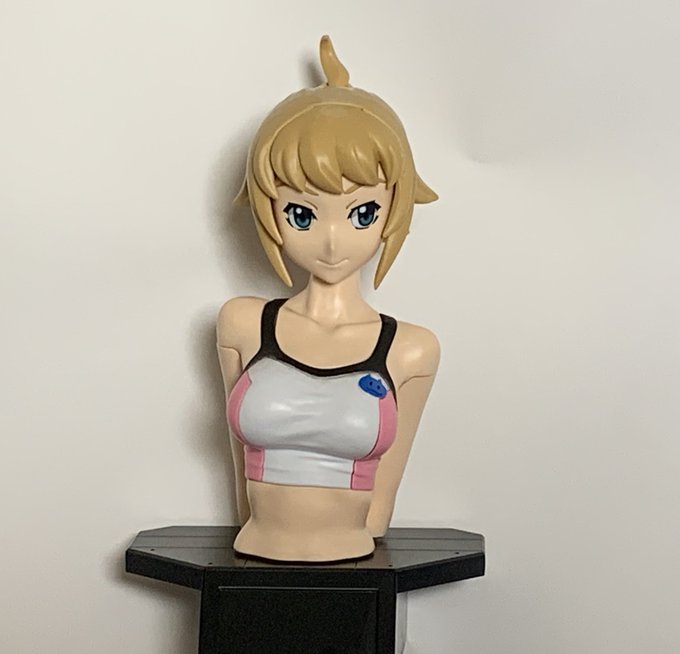 深夜にフミナプラモ作成。曲線のマスキング難しくて盛大にはみ出した… 