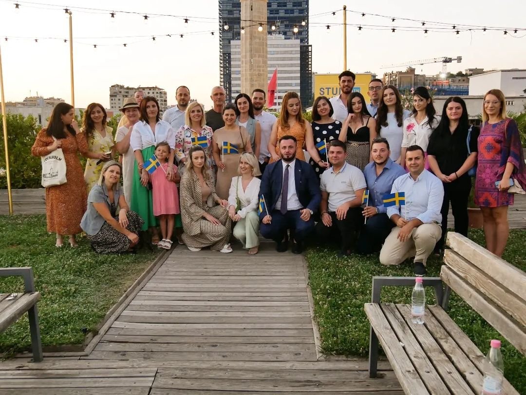 MariolaCeku's tweet photo. 'Eko Fika'

🌍 Sweden Alumni Network 🇦🇱 meeting to discuss future projects &amp; sharing best practices &amp; experiences from #Sweden 🇸🇪 as one of the strongest supporters of this network 🌐 and from other #EU countries as well. 🇦🇱🇪🇺🇸🇪

#SAYP https://t.co/l20sFam3XR