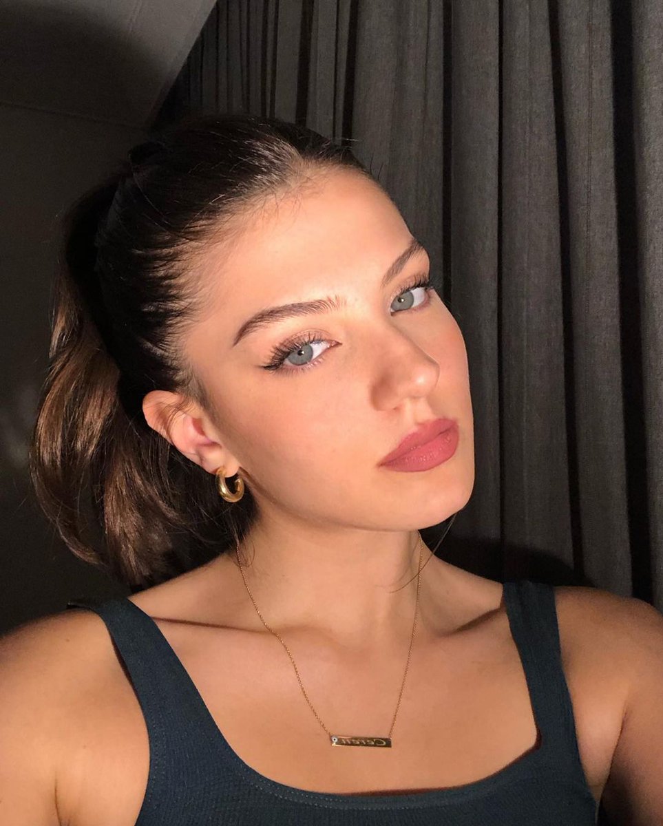 🜲 Ficha aluno:

Nome: Lutessa Lena Kieran Luthor.
Idade: 19 anos.
País: Irlanda.
Ocupação: Princesa.
Nobre ou Plebeu: Nobre.
Conta: @YoungestLutessa