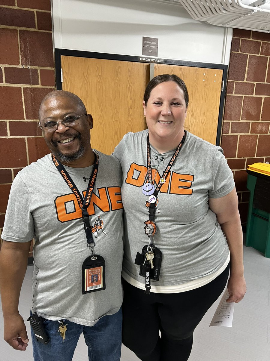 Twinning!!! #LearningForward 🧡🖤
📸 cred: <a href="/BWilbois/">Mr. Wilbois</a>