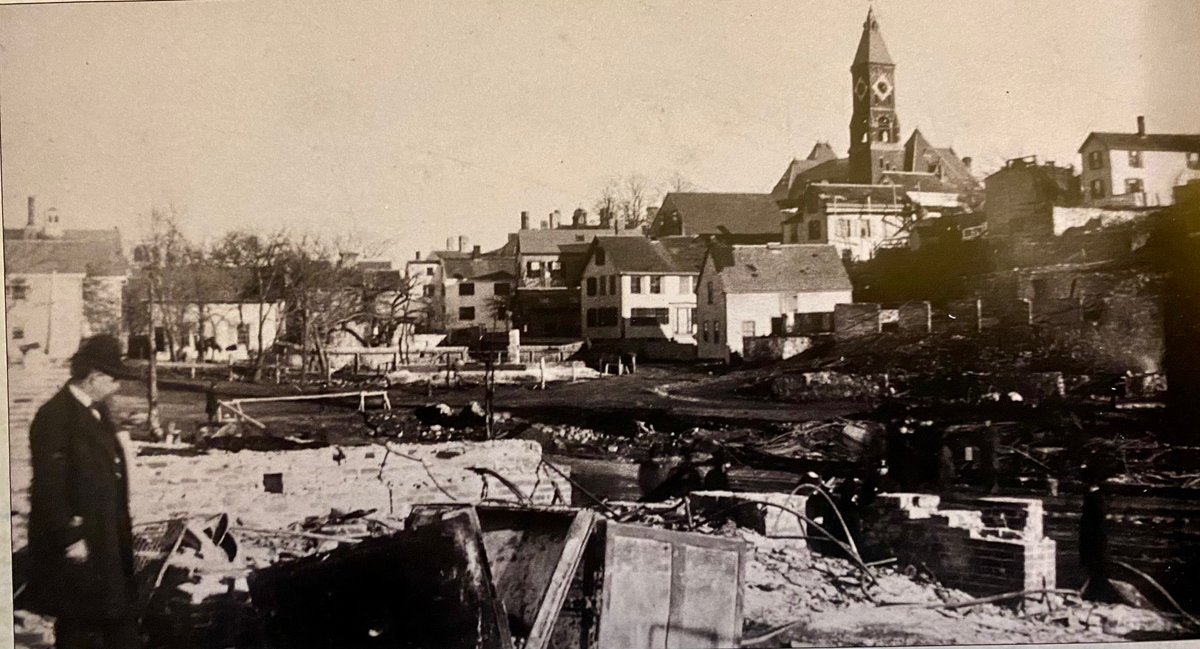 MappingMHD's tweet image. In 1882 there were 67 shoe factories in Marblehead.
But where did they go?
Marblehead suffered two great fires. The first was in 1877 and the second on Christmas Day 1888, decimating the business district.
Wind off the water kept the flames away from the town's Historic District.