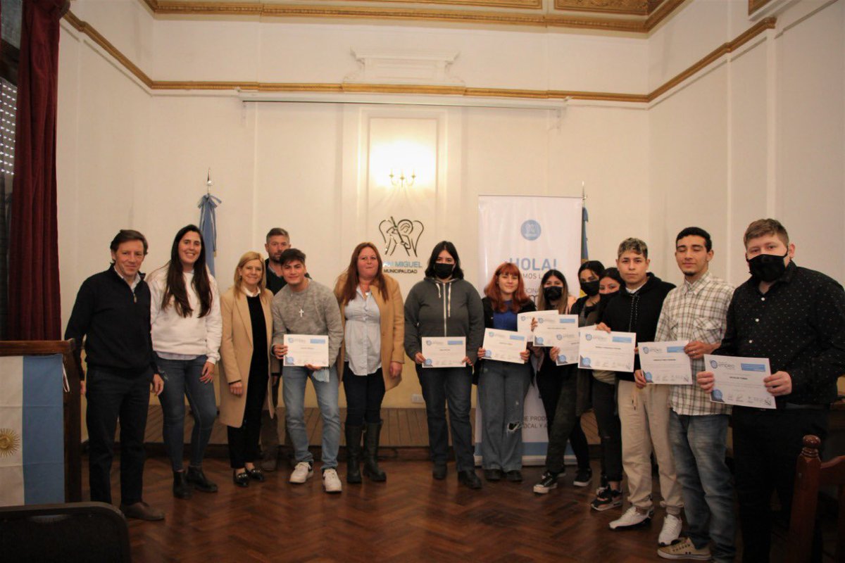 jaimemendezh's tweet photo. En el marco del Programa Jóvenes, que articulamos con @MinTrabajoAR, entregamos más de 100 certificados a jóvenes de 18 a 24 años que realizaron talleres sobre distintas temáticas, para potenciar su empleabilidad y generar más oportunidades de inserción laboral #SanMiguel https://t.co/bamSM5TkyS