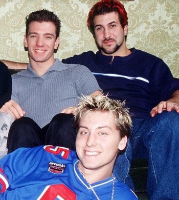 bassez_away's tweet photo. Happy #FrostedTipsFriday and #FatoneFriday! β₯οΈ
@NSYNC @JCChasez @realjoeyfatone #lancebass #bassez https://t.co/Cs1LJpIYmG