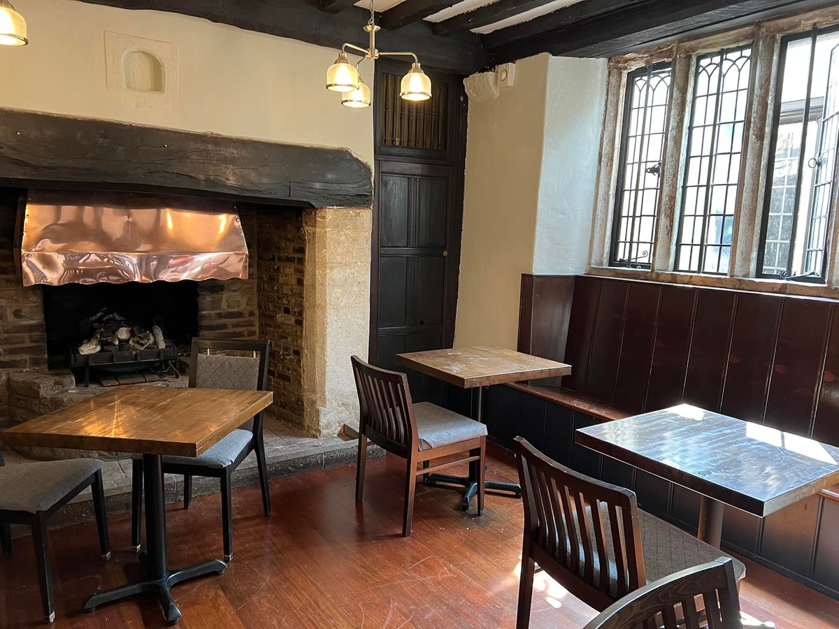 AlMoloDorch's tweet photo. And now we start to clean and add the finishing touches.

Ready for opening on 27th July. #dorchester #openingsoon #fishrestaurant https://t.co/v2N0AYH7p8