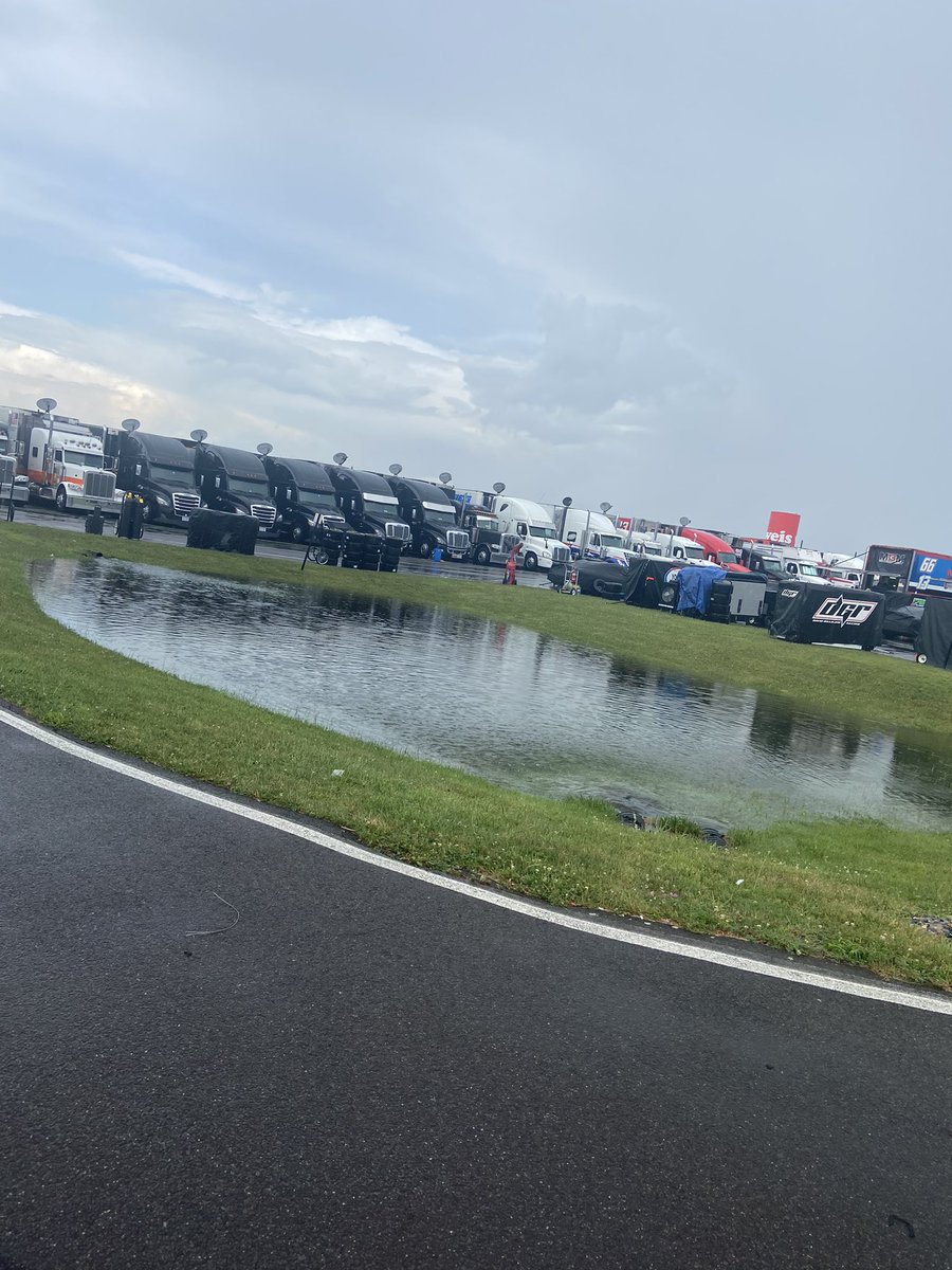 StefanParsons_'s tweet image. 1,000 RTs and I will go swimming