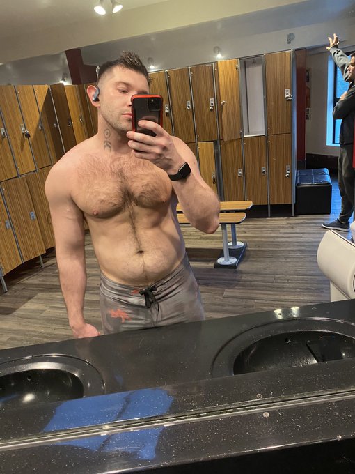 1 pic. Always take a photo when someone’s watching? #gay #happy #gayworld #pornmodel #gaypornography