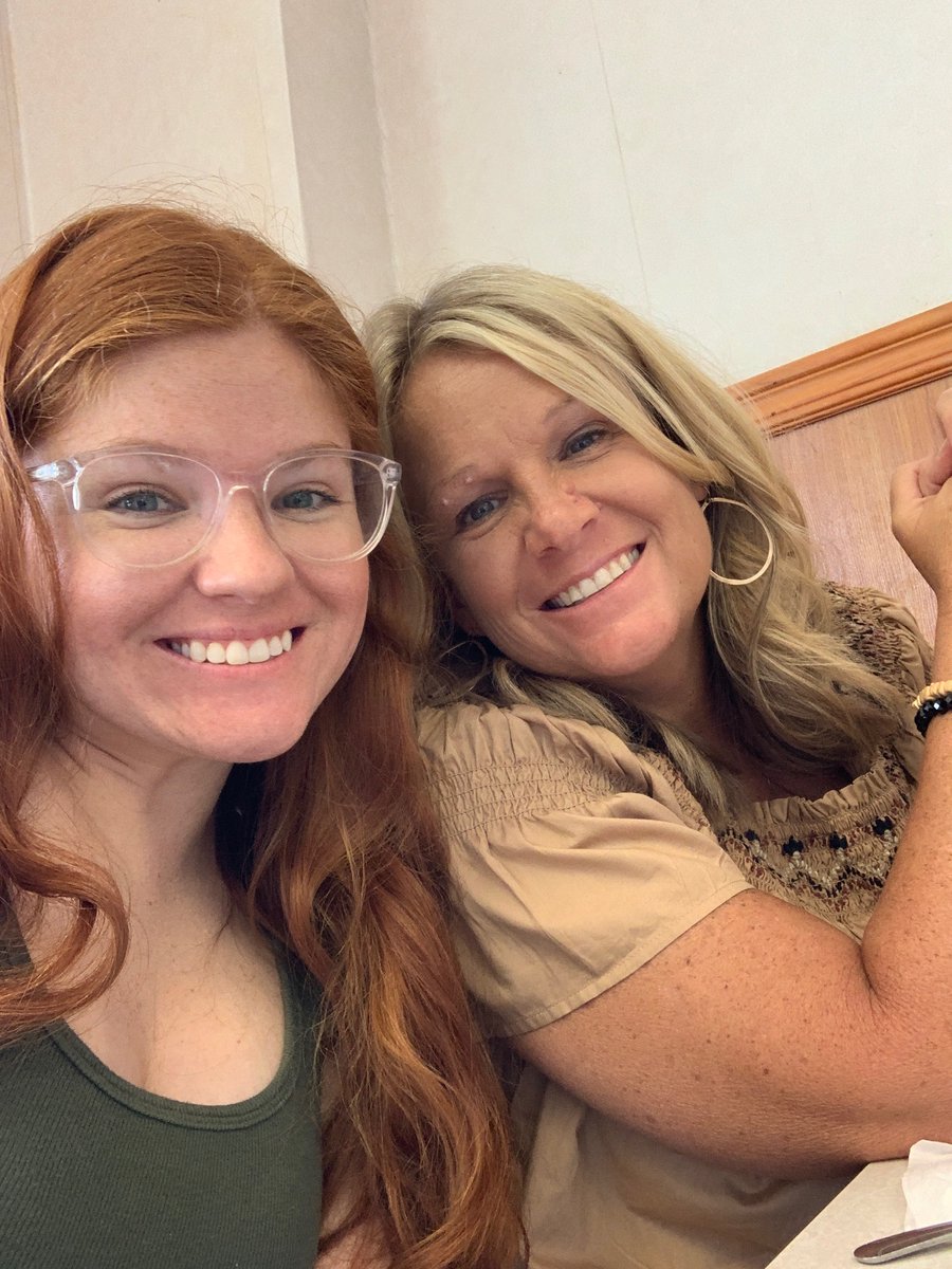 bailsdaugh's tweet photo. @SamuelAdamsBeer @CashApp $baileyold #samsummerfridays fridays are for lunch dates with your mom! https://t.co/QRWzrimUCD