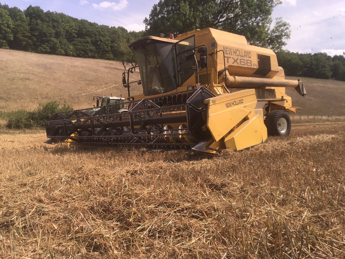 sbneveux's tweet photo. En avant première, après une année supplémentaire de bons et loyaux services notre @NewHollandAgFr #Tx68+ sera prochainement disponible pour rendre heureux un nouveau propriétaire...
Serez-vous cette personne chanceuse ? N’hésitez pas à me contacter ! https://t.co/aZmqZzSgJc