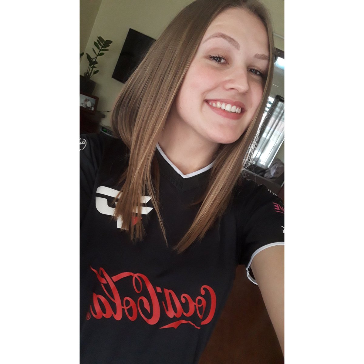 hellub_'s tweet image. cortei o cabelo, gostaro?

#GOpaiN sempre presente