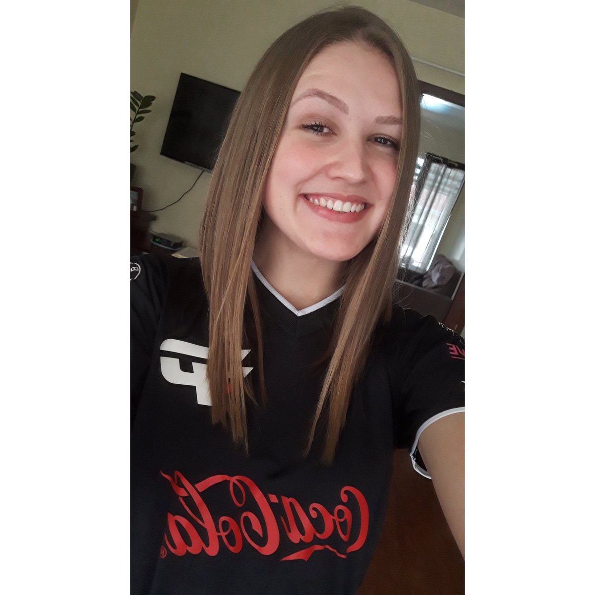 hellub_'s tweet image. cortei o cabelo, gostaro?

#GOpaiN sempre presente