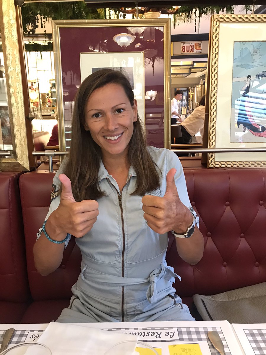 AcEssais's tweet photo. #Pantic #Marina #HacHandball #Grignot #LeHavre 
Ze capitaine. Une femme affairée.
Un 👍 pour #Louison de @SaintAmandHand 
@JejayLH https://t.co/t7fZSqi4U7
