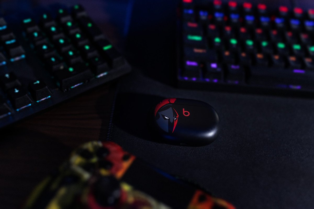 NICKMERCS's tweet image. Good afternoon ☀️

Big day! MFAM ✘ @beatsbydre drop already goin’ crazy. Y’all are lit man, means a lot to me &amp;amp; the team. Givin’ away a bunch on stream today! See ya in there gang 🫡

Available at @BestBuy!
🎧 bit.ly/MFAMBeatsBuds

Twitch.Tv/Nickmercs
#MFAM | #FaZeUp