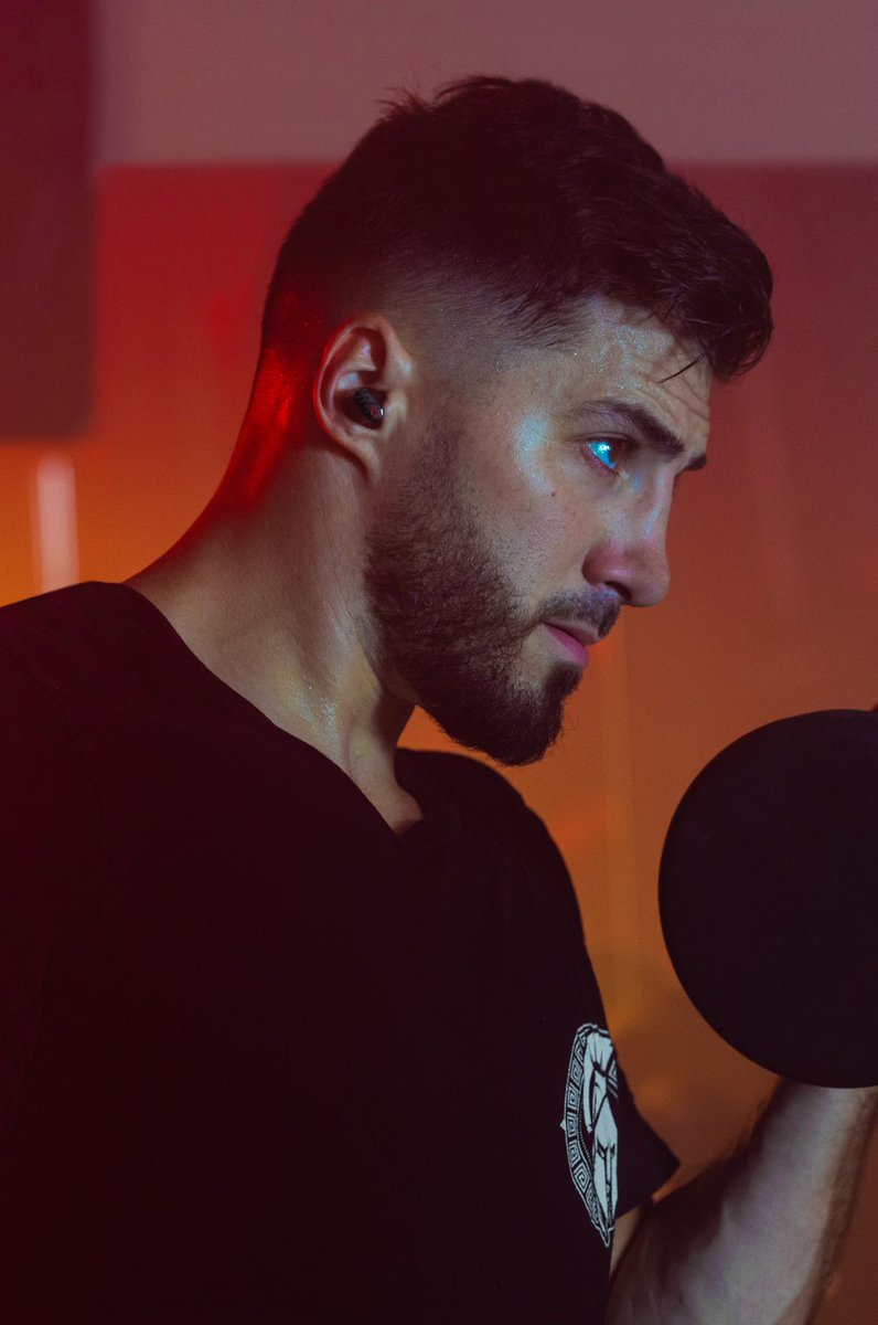 NICKMERCS's tweet image. Good afternoon ☀️

Big day! MFAM ✘ @beatsbydre drop already goin’ crazy. Y’all are lit man, means a lot to me &amp;amp; the team. Givin’ away a bunch on stream today! See ya in there gang 🫡

Available at @BestBuy!
🎧 bit.ly/MFAMBeatsBuds

Twitch.Tv/Nickmercs
#MFAM | #FaZeUp