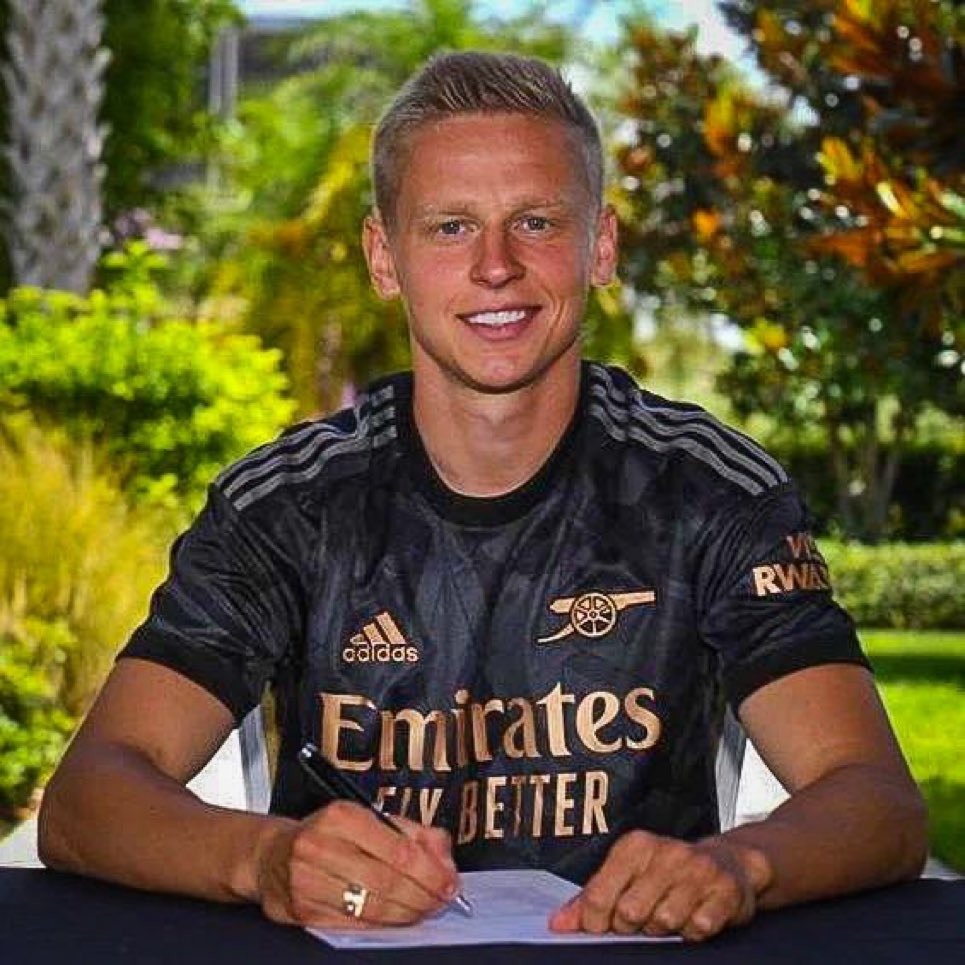 bla_bidza's tweet photo. We are the Arsenal! And we have bought Zelenskyy!! Up the Arsenal!! https://t.co/bDZ6YbB1CJ