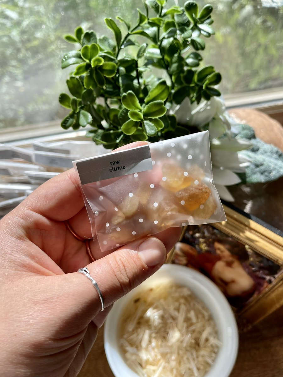 TheFaeryGrove's tweet image. Raw Citrine Bags ✨this is an affordable way to add real citrine to your collection